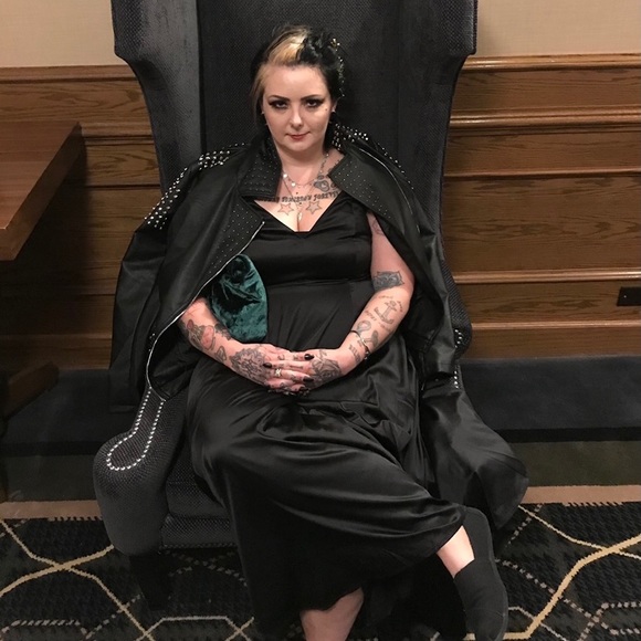 Meet your Posher, Kandice - Picture 2 of 5